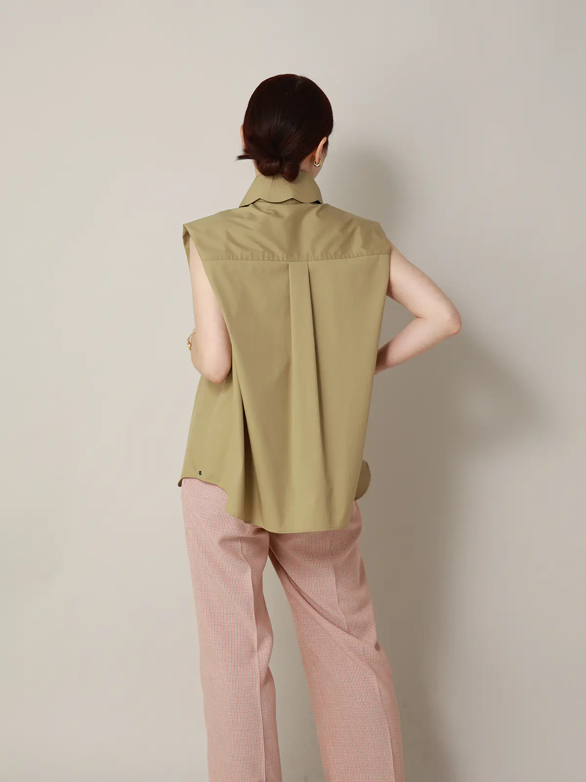 【2／23　23:59までWEB先行販売中】CIS.／スカラップ＆ピンホールカラーシャツ ベージュ 36(7号）