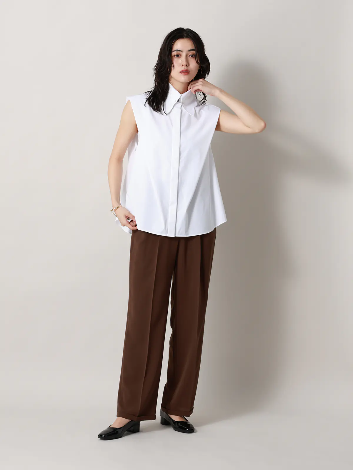 【2／23　23:59までWEB先行販売中】CIS.／スカラップ＆ピンホールカラーシャツ オフホワイト 36(7号）