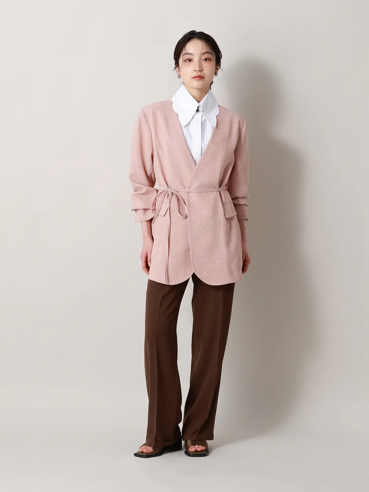 【2／23　23:59までWEB先行販売中】CIS.／スカラップ＆ピンホールカラーシャツ オフホワイト 36(7号）