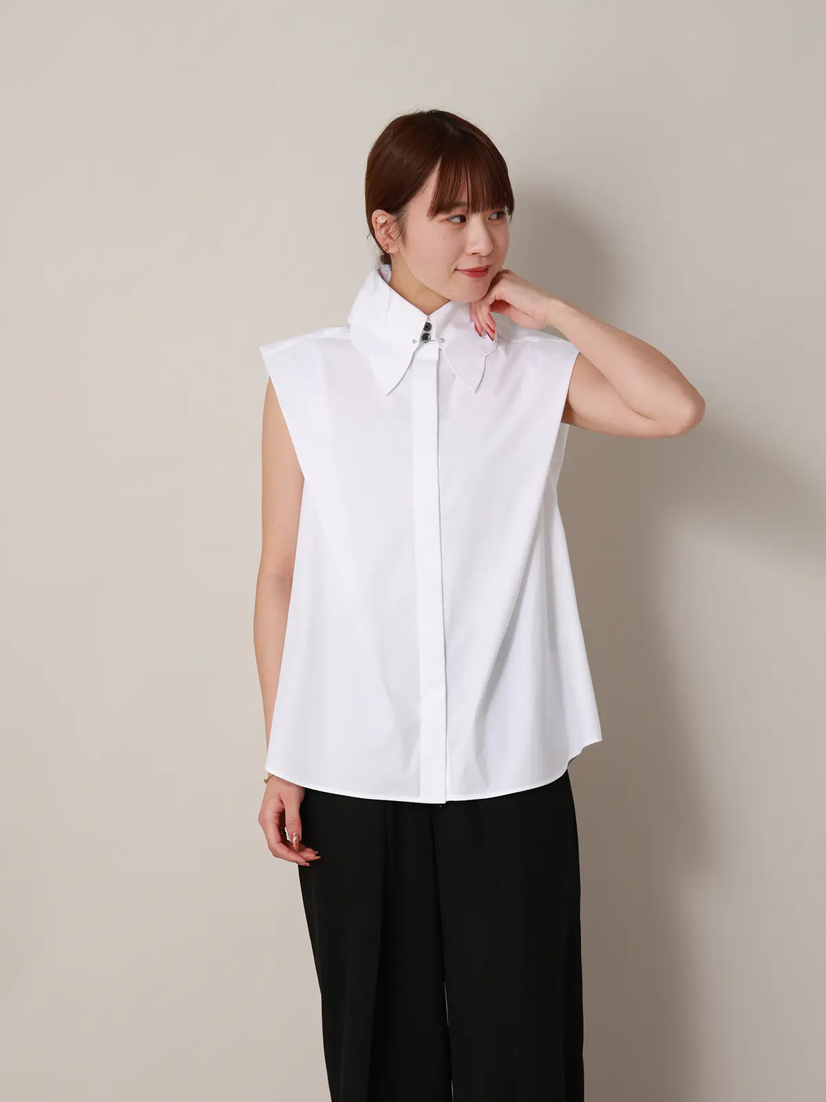 【2／23　23:59までWEB先行販売中】CIS.／スカラップ＆ピンホールカラーシャツ オフホワイト 36(7号）