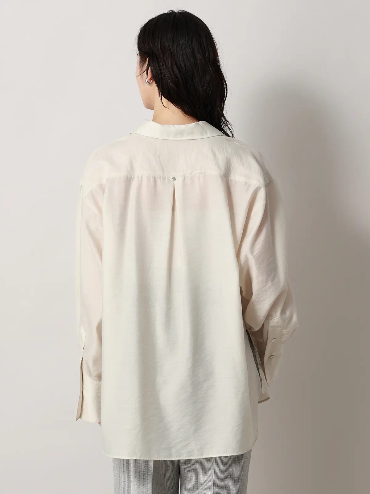 【2／23　23:59までWEB先行販売中】CIS．／シアータンブラーオーバーシャツ ベージュ 38(9号）