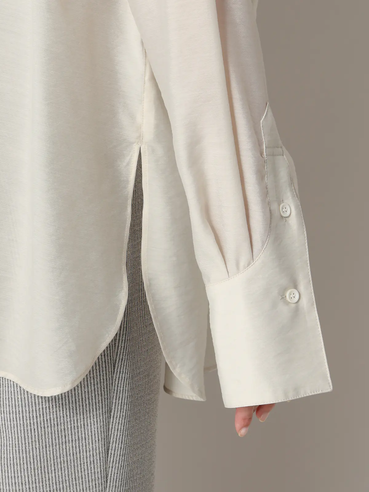 【2／23　23:59までWEB先行販売中】CIS．／シアータンブラーオーバーシャツ ベージュ 38(9号）