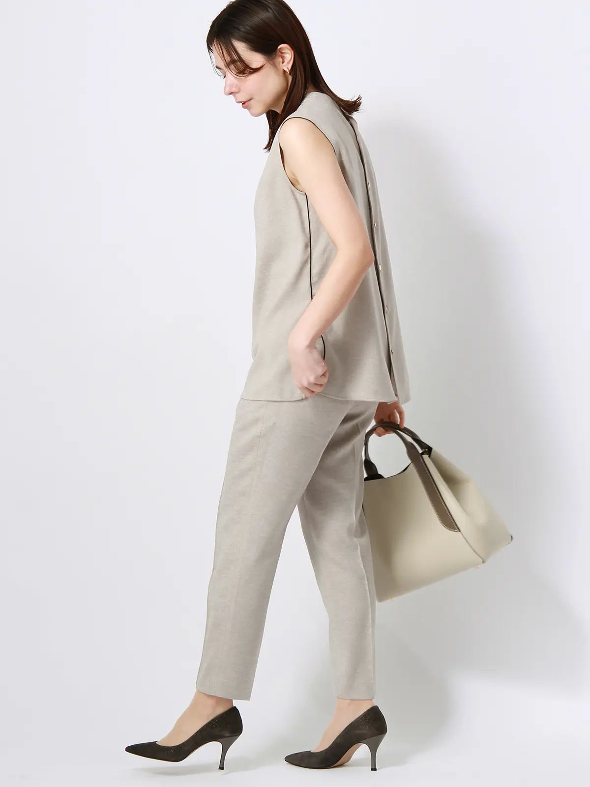 ハイネック2WAYブラウス／ノースリーブ／ウォッシャブル／抗菌／防臭／スラブオックスストレッチ ベージュ系 38(9号）