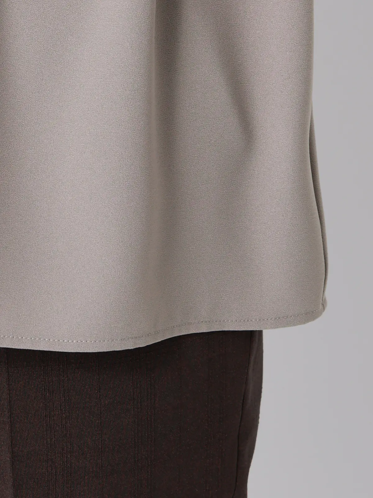 リボンブラウス／半袖／ウォッシャブル／接触冷感／ジョーゼット／無地／BIYORI UP モカ F