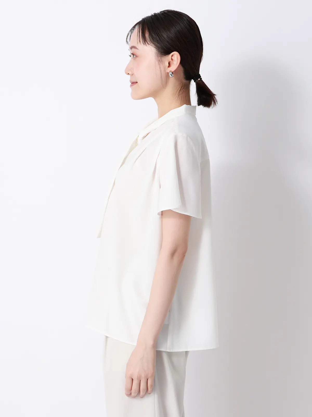 リボンブラウス/半袖/ウォッシャブル/接触冷感/ジョーゼット/無地/BIYORI UP オフホワイト F