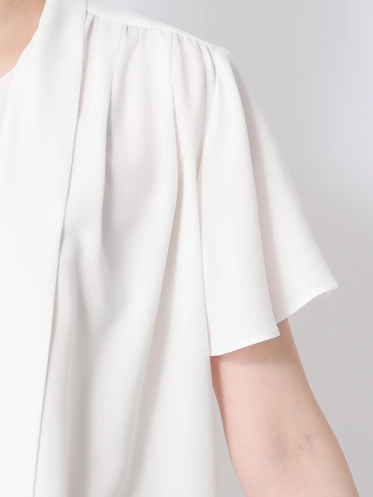 リボンブラウス/半袖/ウォッシャブル/接触冷感/ジョーゼット/無地/BIYORI UP オフホワイト F