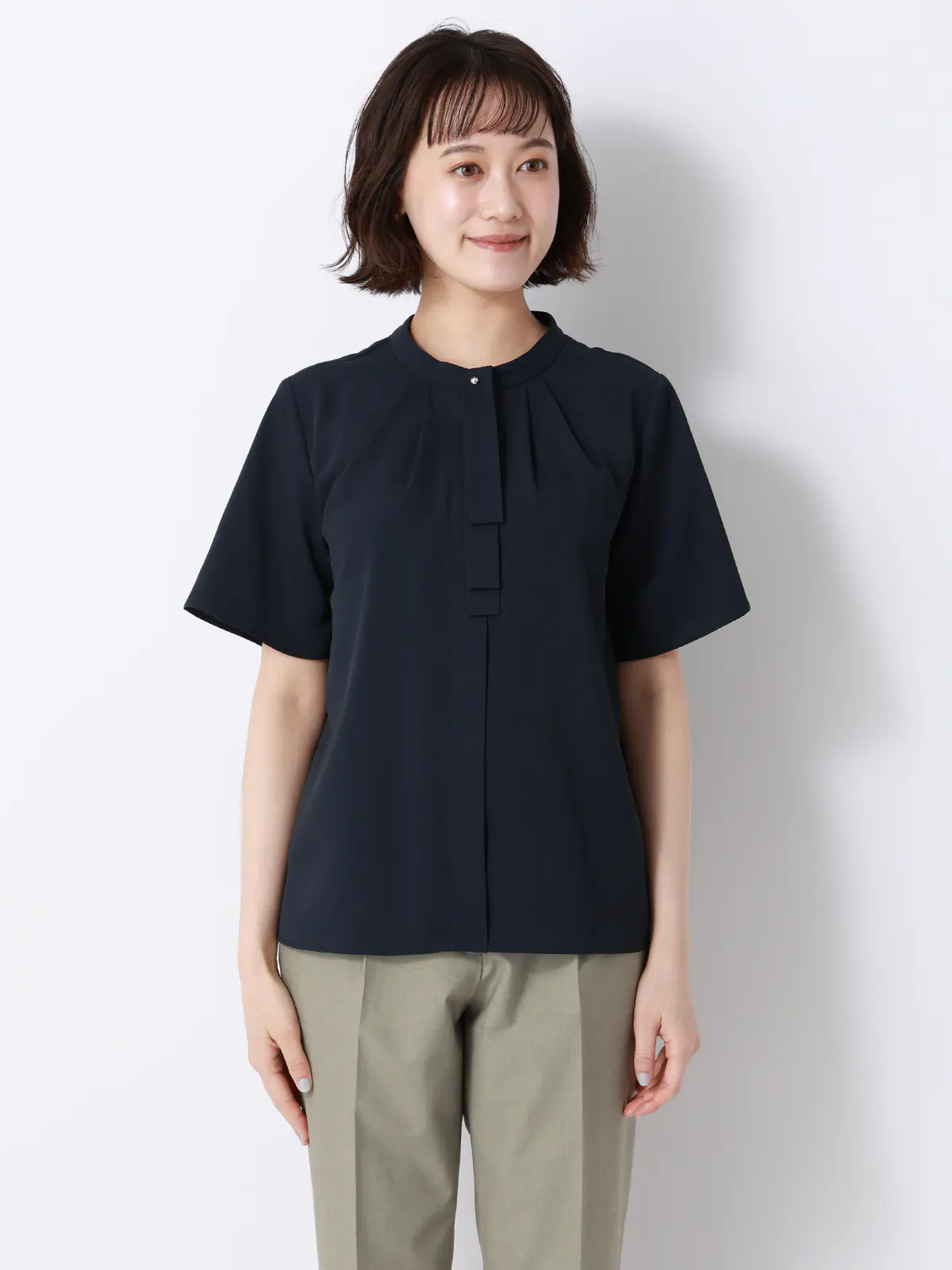 ボウタイブラウス／半袖／ウォッシャブル／接触冷感／UVカット／ジョーゼット／メタルパーツ ネイビー 38(9号）