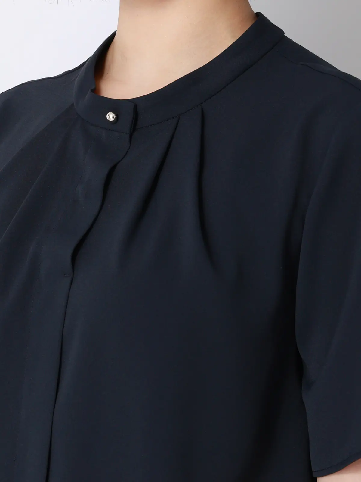 ボウタイブラウス／半袖／ウォッシャブル／接触冷感／UVカット／ジョーゼット／メタルパーツ ネイビー 38(9号）