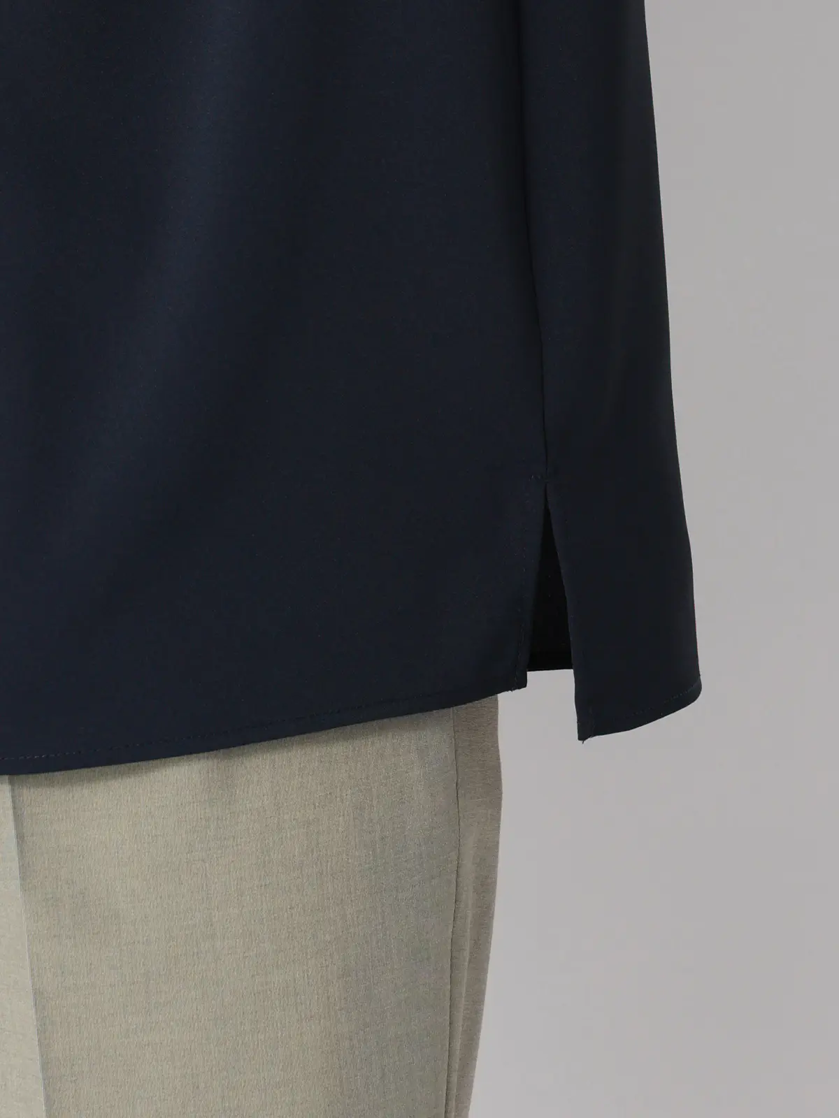 ボウタイブラウス／半袖／ウォッシャブル／接触冷感／UVカット／ジョーゼット／メタルパーツ ネイビー 38(9号）