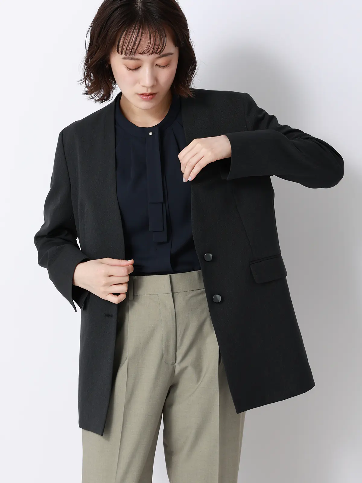 ボウタイブラウス／半袖／ウォッシャブル／接触冷感／UVカット／ジョーゼット／メタルパーツ ネイビー 38(9号）