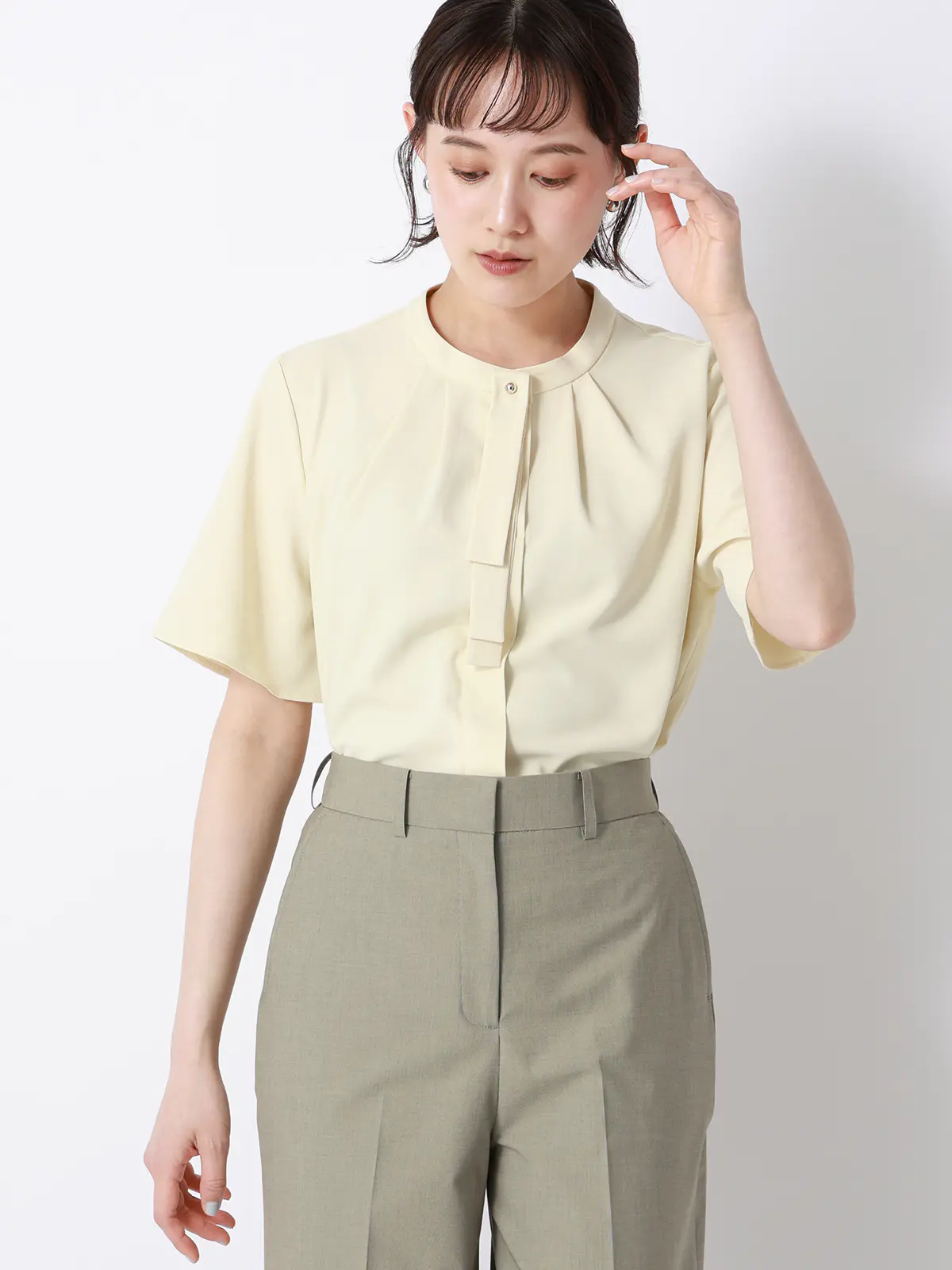 ボウタイブラウス／半袖／ウォッシャブル／接触冷感／UVカット／ジョーゼット／メタルパーツ イエロー 38(9号）