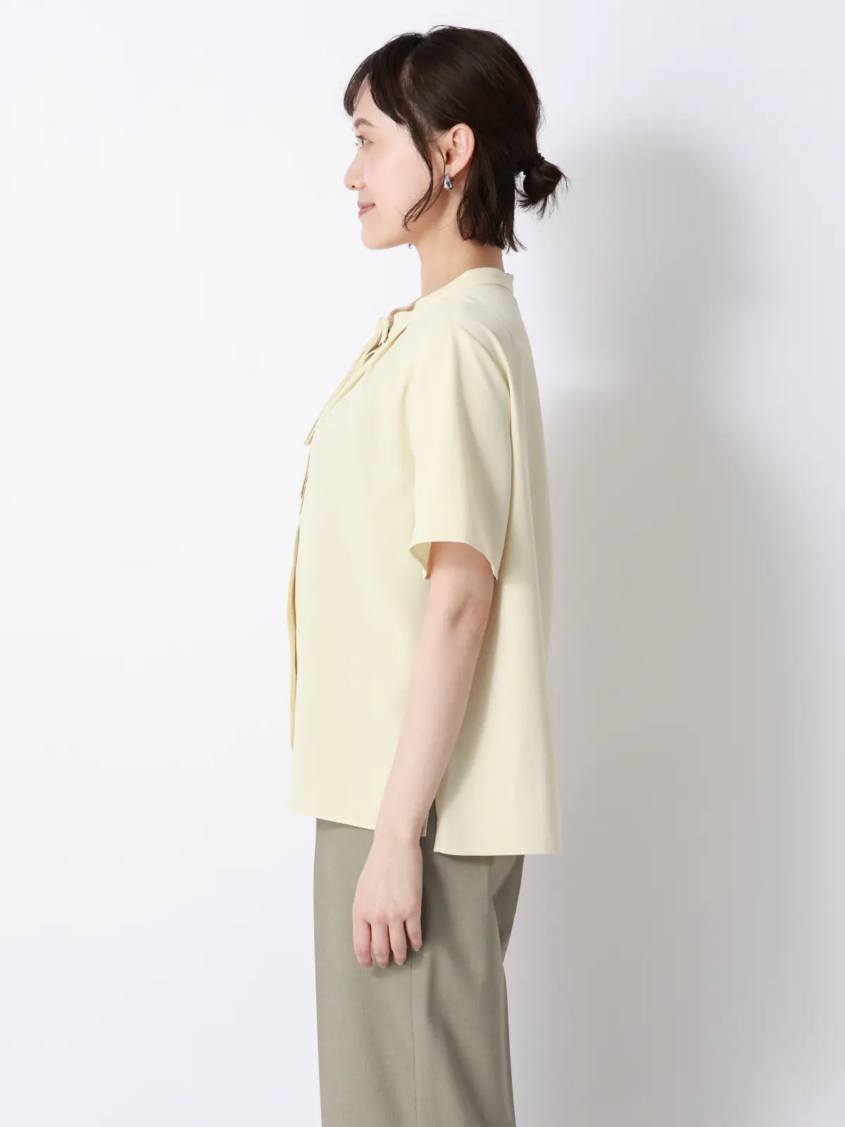 ボウタイブラウス／半袖／ウォッシャブル／接触冷感／UVカット／ジョーゼット／メタルパーツ イエロー 38(9号）