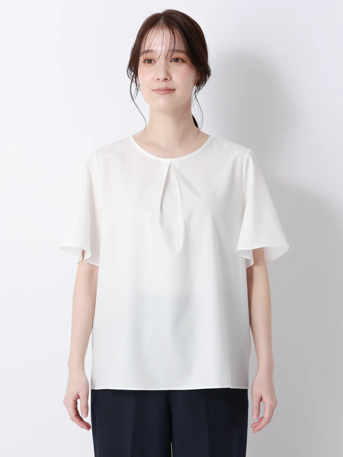 みんなのブラウス／クルーネックタックブラウス／半袖／ウォッシャブル／接触冷感／無地 ホワイト M