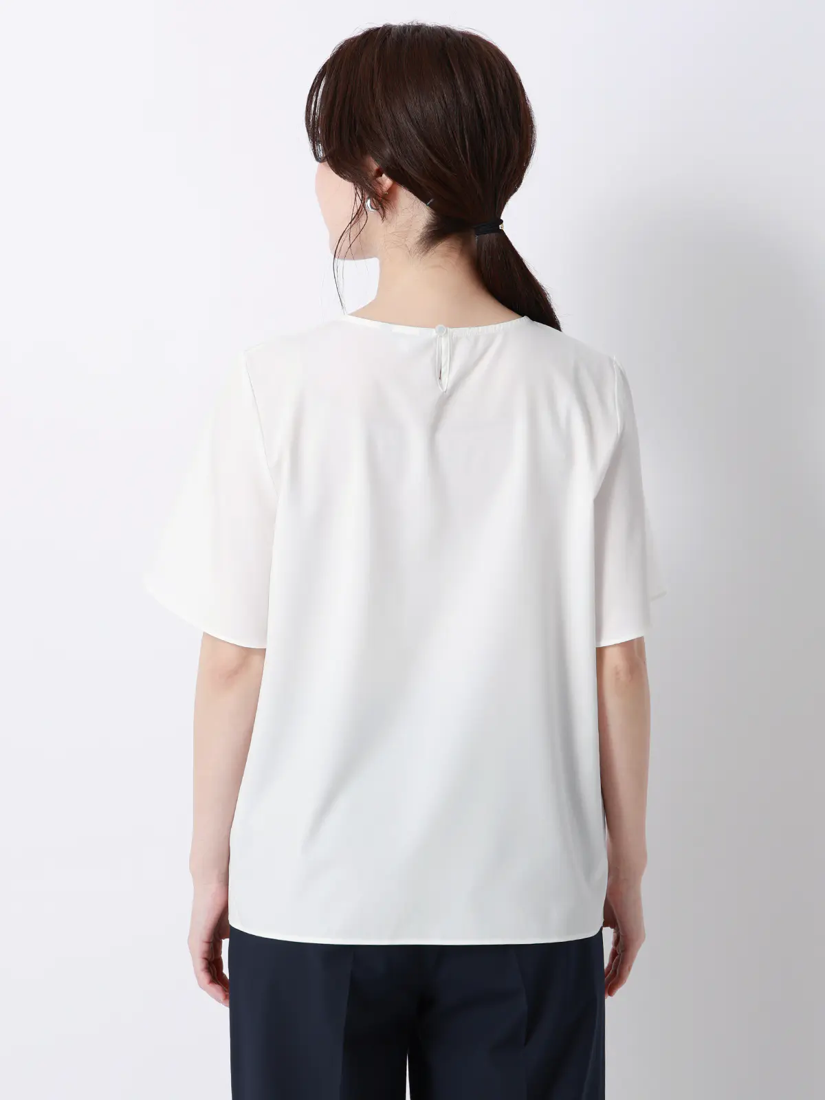 みんなのブラウス／クルーネックタックブラウス／半袖／ウォッシャブル／接触冷感／無地 ホワイト M