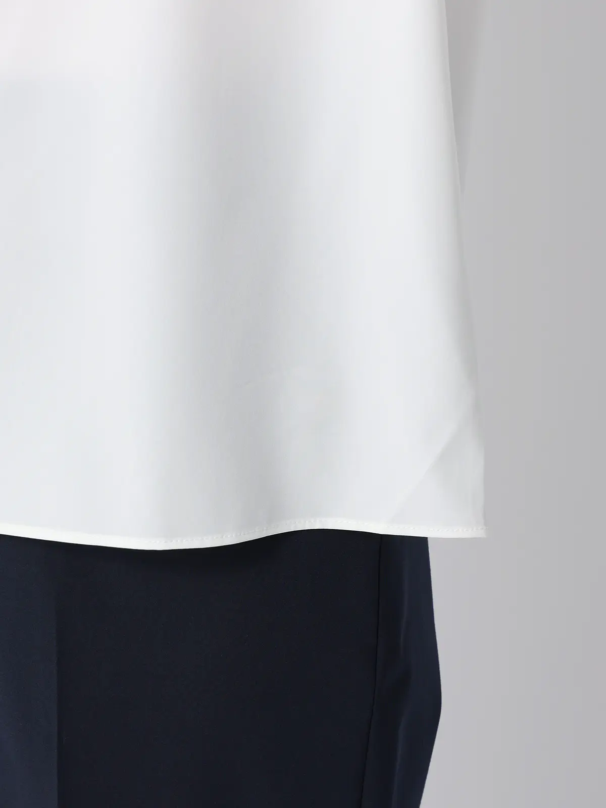 みんなのブラウス／クルーネックタックブラウス／半袖／ウォッシャブル／接触冷感／無地 ホワイト M