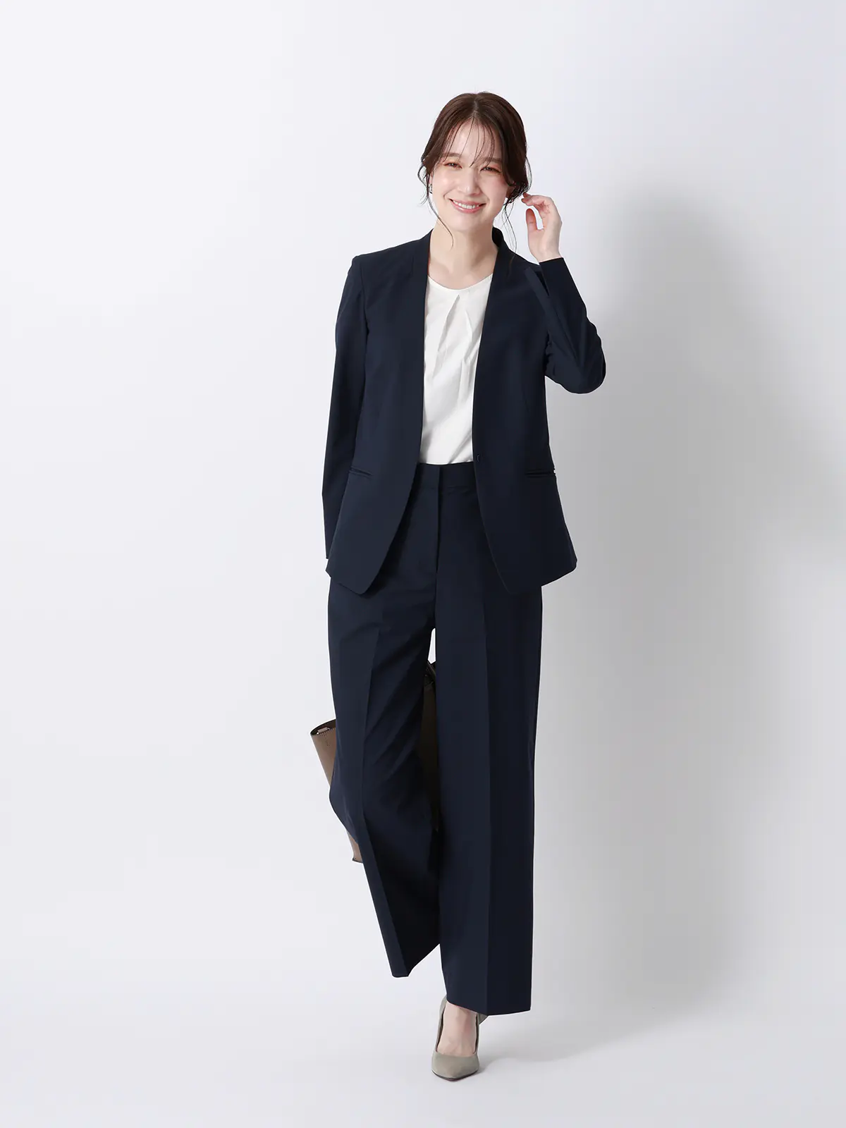 みんなのブラウス／クルーネックタックブラウス／半袖／ウォッシャブル／接触冷感／無地 ホワイト M