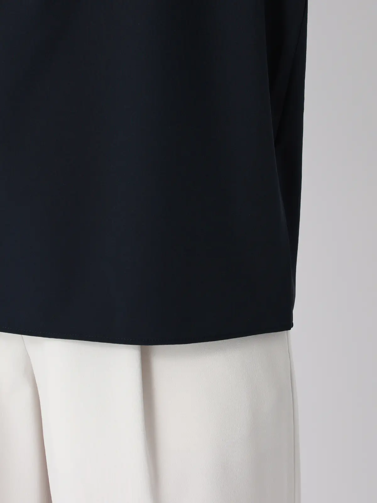 みんなのブラウス／クルーネックタックブラウス／半袖／ウォッシャブル／接触冷感／無地 ネイビー M