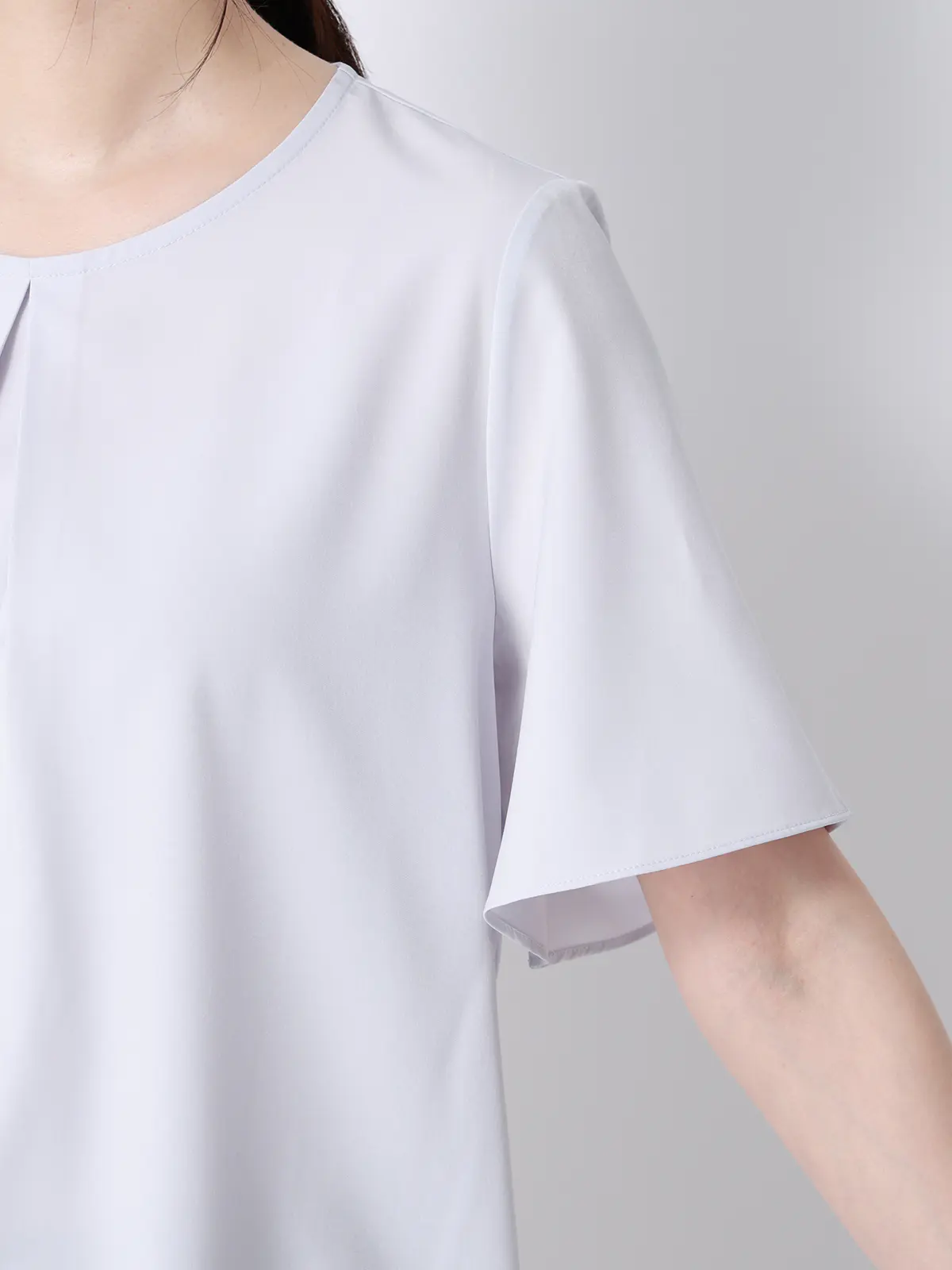 みんなのブラウス／クルーネックタックブラウス／半袖／ウォッシャブル／接触冷感／無地 ラベンダー M